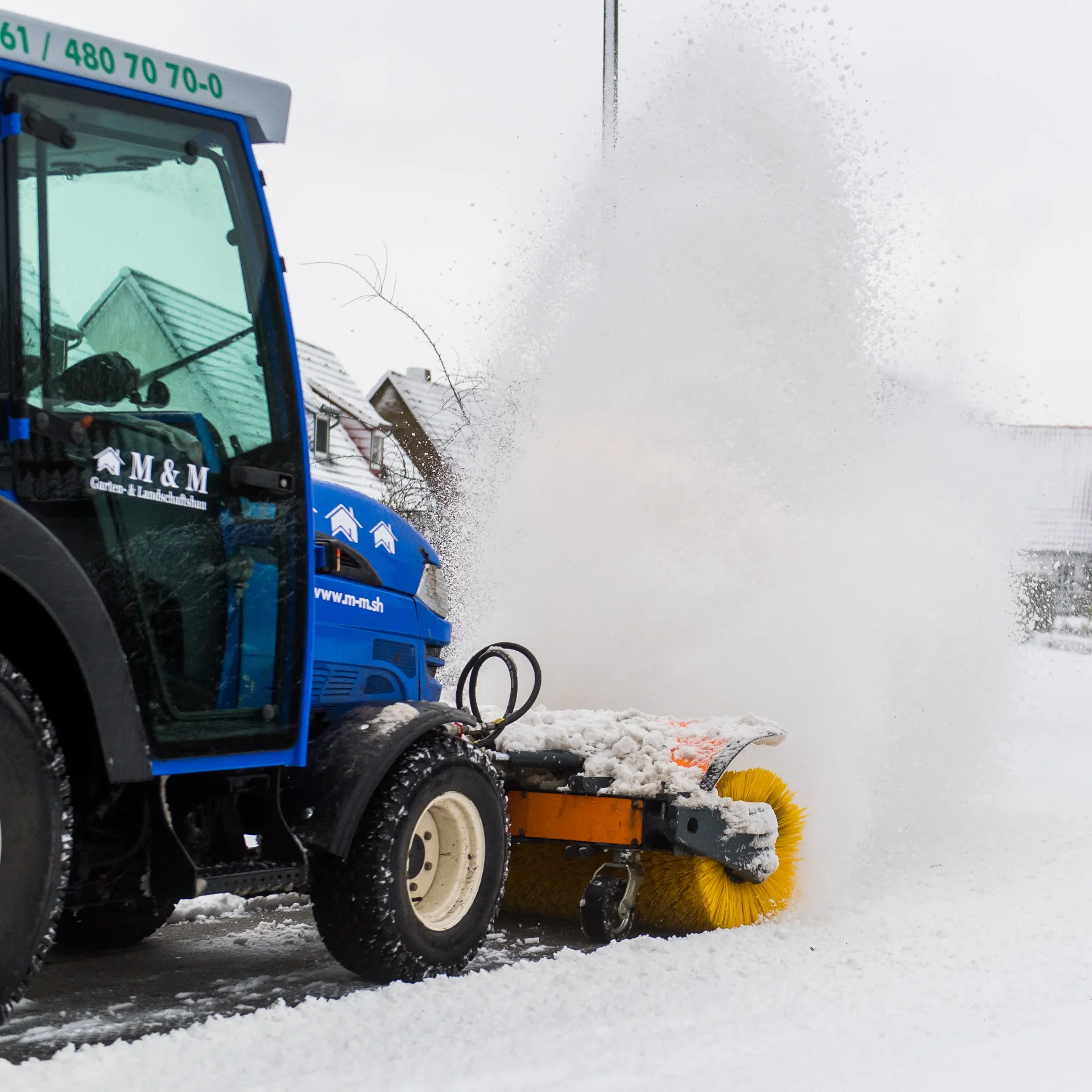 M&M Winterdienst Traktor